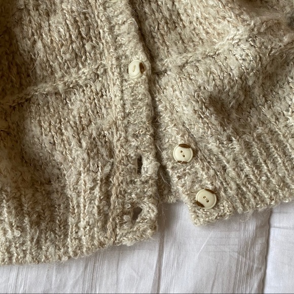 Vintage Knit Creamy Cardigan - Picture 5 of 11